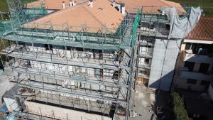 condominio ristrutturazione edilizia facciata esterna balconi tetto gronda ponteggio anticaduta sicurezza lavoro